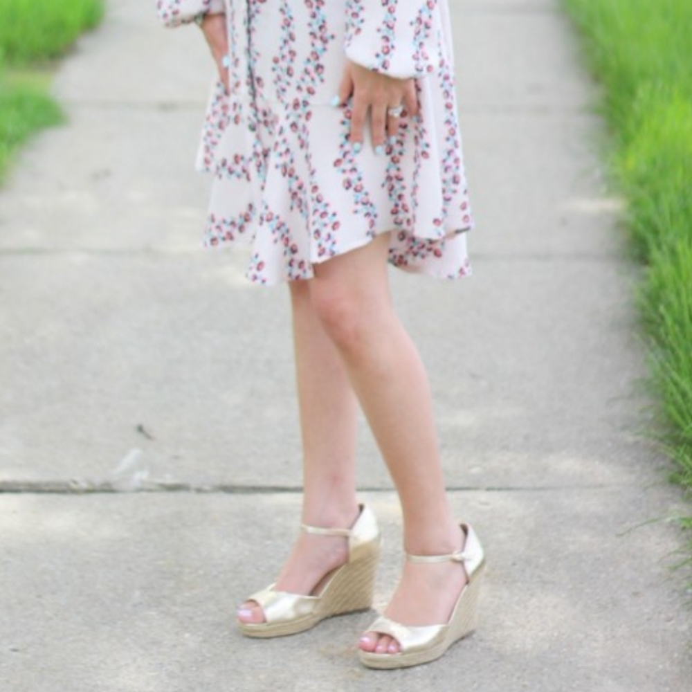 Gold Platform Wedges - Old Navy Size 9 NWT